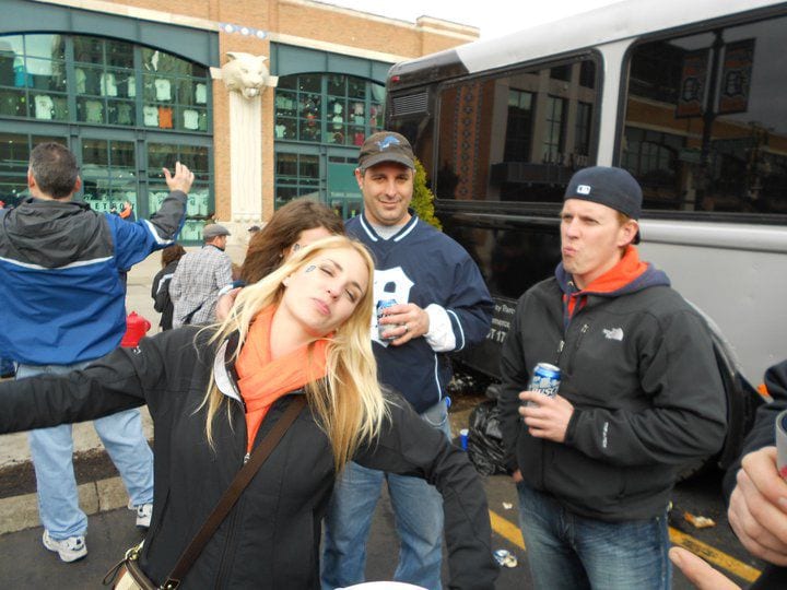 tailgating-party-bus